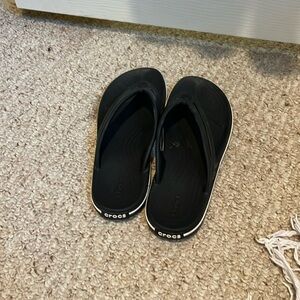 Women’s Croc Flip Flops Size 8